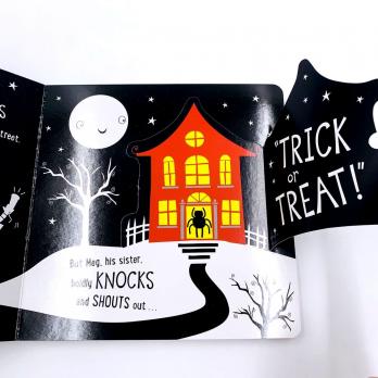 Trick or Treat картонная книга о Хэллоуин, Halloween книги на английском, купить книги про хэллоуин на английском языке, английская литература для детей и подростков купить в магазине иностранной литературы шопверашоп, о хэлоуин на английском