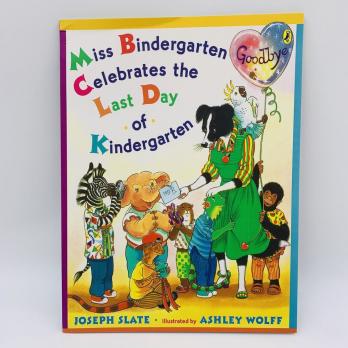 Miss Bindergarten Celebrates the Last Day of Kindergarten книга на английском языке, купить детские книги на английском языке, дешевые книги на английском, английские книги со скидкой, распродажа английских книг в магазине шопверашоп, shopverashop