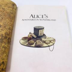 Alice's Adventures in Wonderland Lewis Carrol книга на английском языке, купить Алису в стране чудес с иллюстрациями Ингпен, Robert Ingpen английская классика в оригинале купить, магазин английских книг, Алиса в стране чудес книга на английском языке