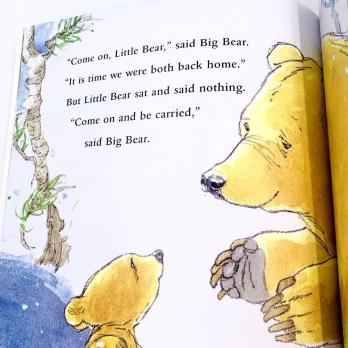 Let's Go Home, Little Bear книга на английском языке, английская новогодняя книга, английские рождественские книги для детей, английские книги про новый год, книги про снег и деда мороза на английском, купить книги про новый год на английском языке