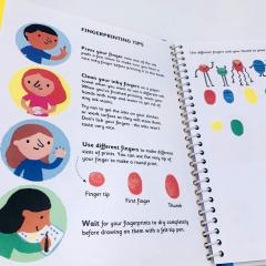 Fingerprint Activities купить на английском, Usborne Fingerprint Activities пальчиковая раскраска книга на английском языке, английская книга раскраска от Асборн, книги для творчества на английском языке Usborne, купить раскраску usborne на английском