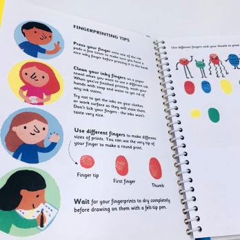 Fingerprint Activities купить на английском, Usborne Fingerprint Activities пальчиковая раскраска книга на английском языке, английская книга раскраска от Асборн, книги для творчества на английском языке Usborne, купить раскраску usborne на английском