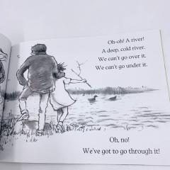 We're Going on a Bear Hunt книга на английском языке в мягком переплете, купить книги на английском для малышей, первые книги на английском, детские книги на английском, лучшие детские книги на английском, малышковые книги на английском языке