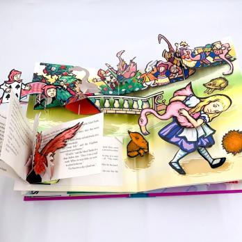Самое красивое подарочное издание детского бестселлера "Алиса в стране чудес" поп-ап книга на английском языке Alice's Adventures in Wonderland. Книга на английском языке в подарок для детей.