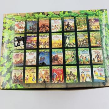 Самый популярный сборник книг американского автора Mary Pope Osborne для детей на английском языке с озвучкой автором книг Magic Tree House лучшая познавательная серия книг для детей на английском