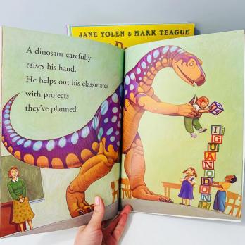 HOW DO DINOSAURS книги на английском языке, английские книги для детей с озвучкой аудиоручкой, детские английские книги про динозавров, динозавры книги на английском, динозавры книги с озвучкой на английском, читаем про динозавров на английском