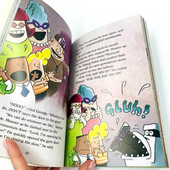 CAPTAIN UNDERPANTS and the Attack of the Talking Toilets книга комиксов на английском языке с возможностью озвучки аудиоручкой