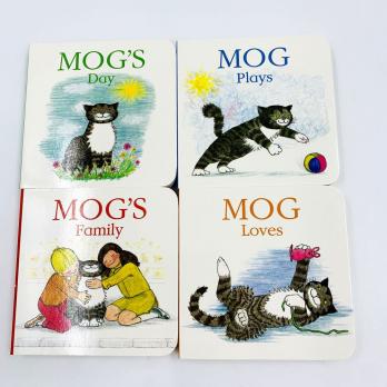 Mog Plays картонная книга на английском языке автор Judith Kerr board books на английском для самых маленьких купить в магазине английских книг, кошечка Мог книги на английском купить