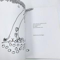 THE GIVING TREE книга на английском, Щедрое дерево книга на английском языке, книги на английском автора Shel Silverstein, Силверстайн книга на английском, книга про дерево на английском, купить книги на английском для детей, детские английские книги