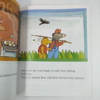 Купить книги Max Velthuijs про лягушку, Frog Finds a Friend купить, Frog Finds a Friend купить на английском, детские книги на английском, магазин английских книг для детей, детская литература на английском, книги на английском для самых маленьких